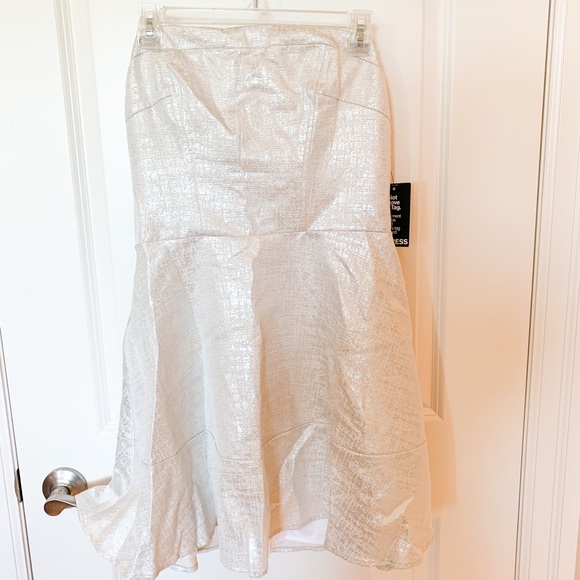 Brand new strapless white Express dress with metallic silver sheen, size 12 - Picture 1 of 2